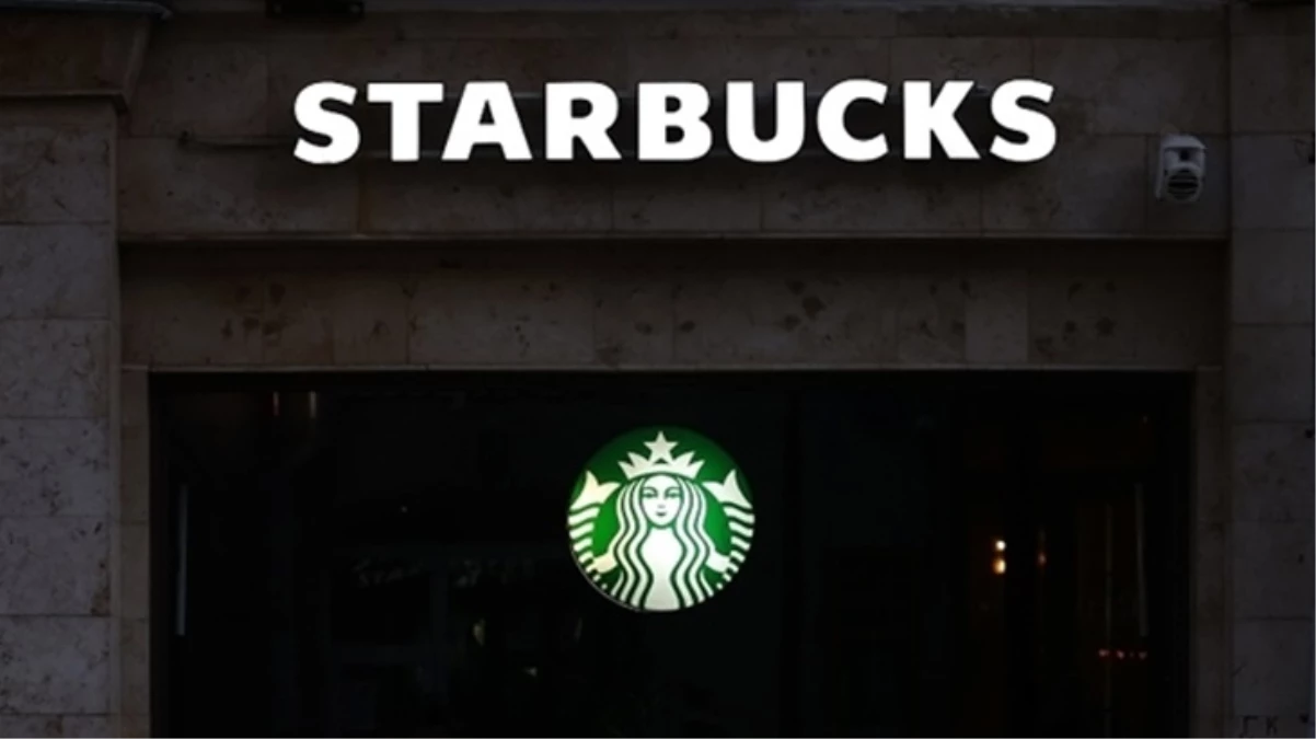 Gelirleri günbegün düşen Starbucks’ın bir numaralı ismi istifa etti