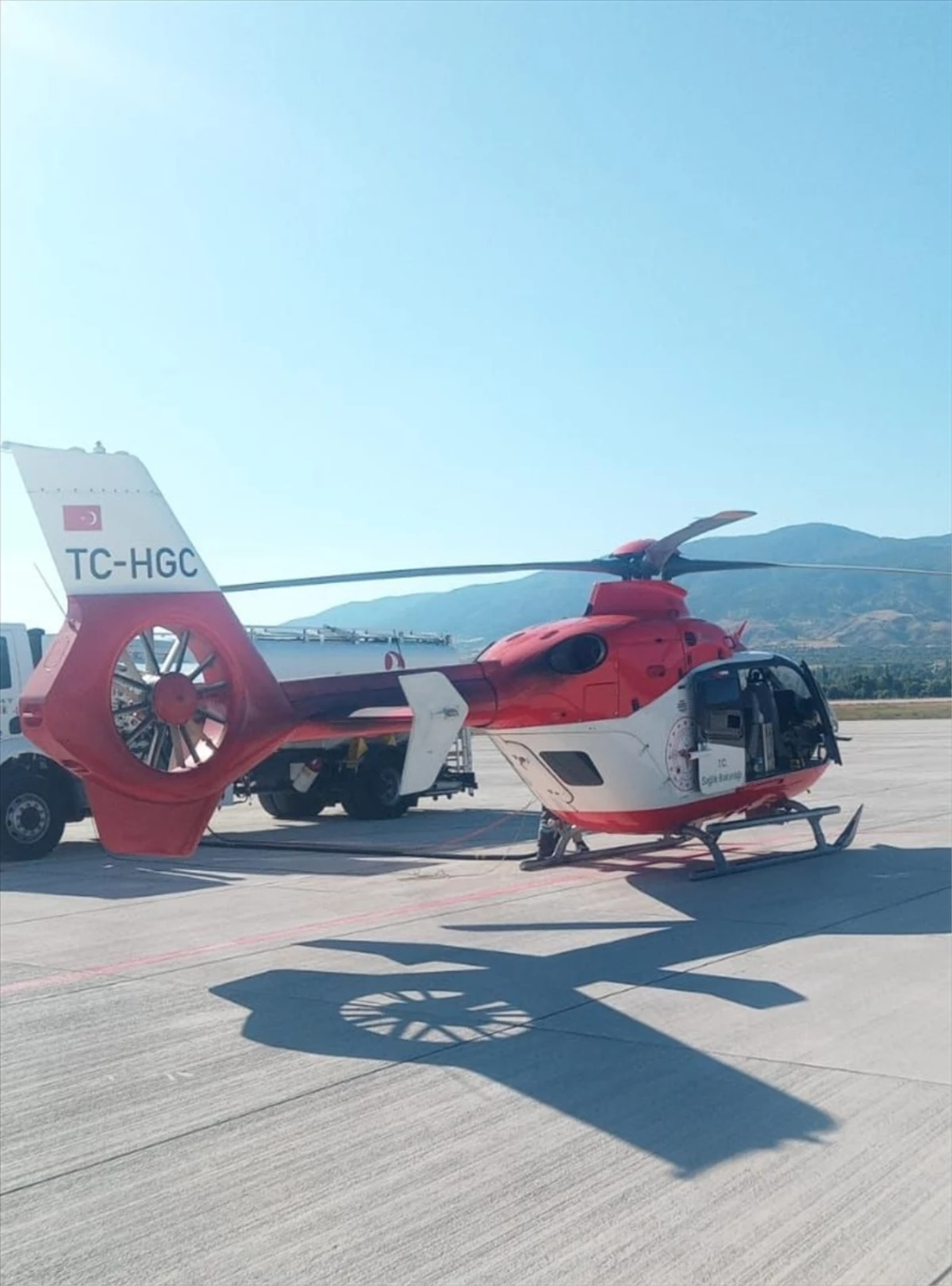 Tokat’ta kalp damarlarındaki rahatsızlık için tedavi gören bebek ambulans helikopterle Konya’ya gönderildi