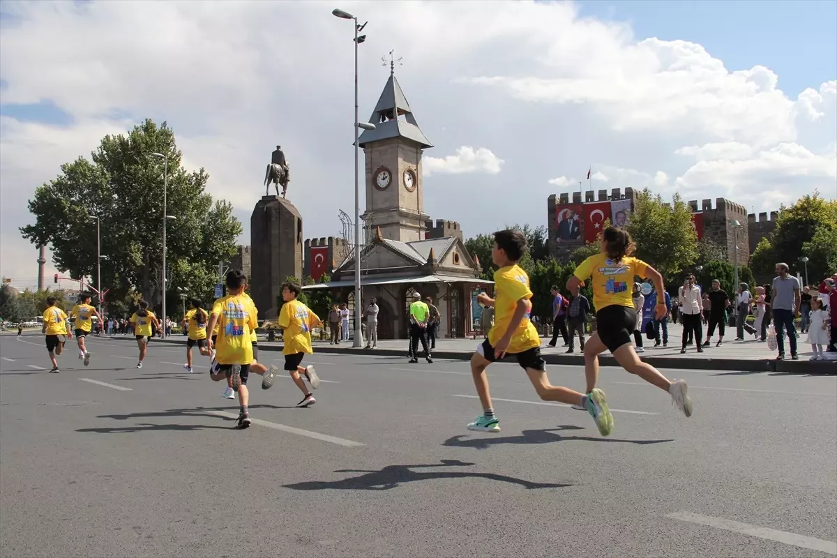 Kayseri Yarı Maratonu’nda Çocuklar Koştu